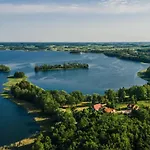 Дом отдыха Hexagon Honey House+ Prywatna Plaza+jezioro+ Stawy+ Gospodarstwo+ Pasieka Srokowo