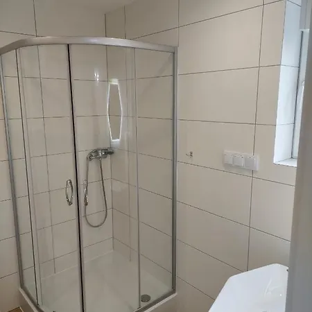 Hexagon Honey House+ Prywatna Plaza+jezioro+ Stawy+ Gospodarstwo+ Pasieka *